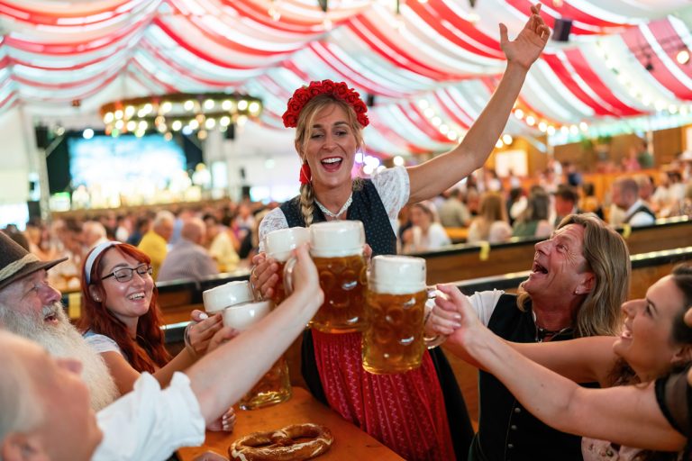 Aeroporto di Monaco durante l’Oktoberfest: cosa cambia a fine settembre