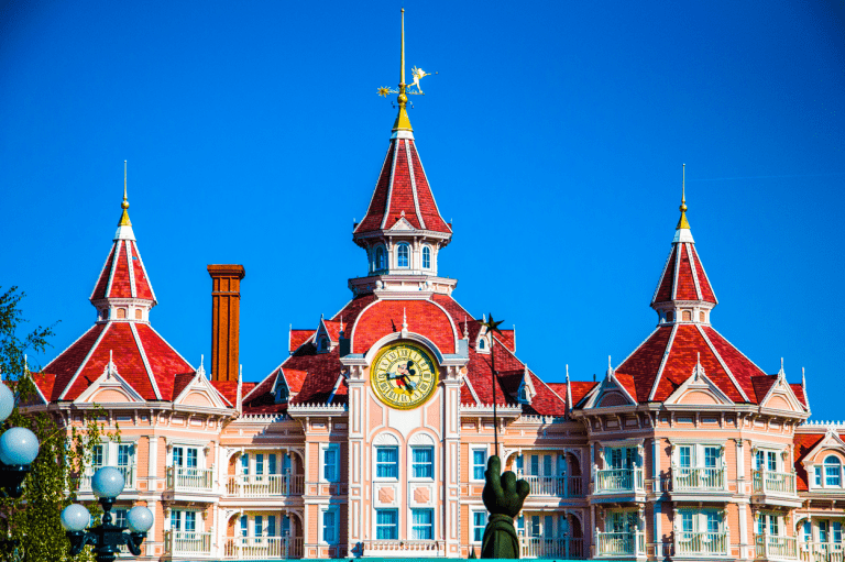 Wie man vom Flughafen Orly nach Disneyland Paris kommt