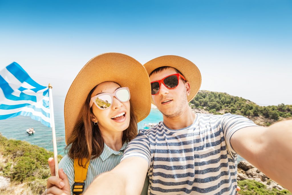 How to go from Athens to Santorini